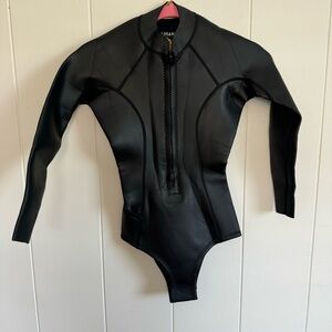 Waihana Women's 2.0 MM Long Sleeve Wetsuit Black XS